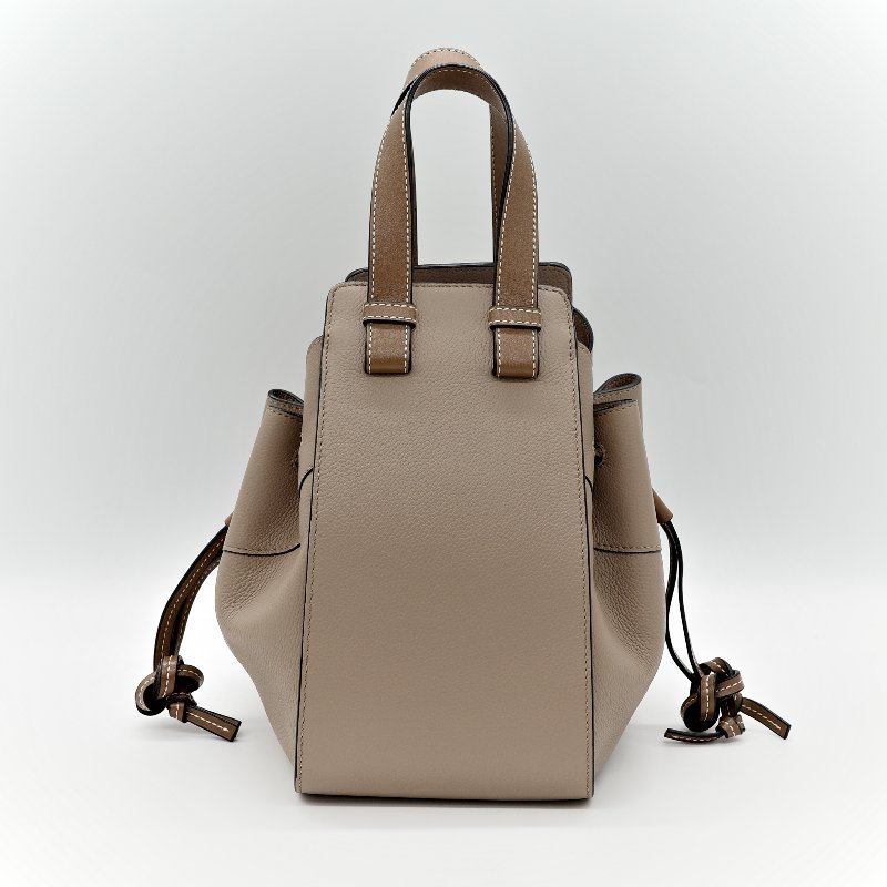 LOEWE 羅威 Mini Hammock 迷你 粒面小牛皮 吊床包 肩背包 手提包 雙色 沙色-4