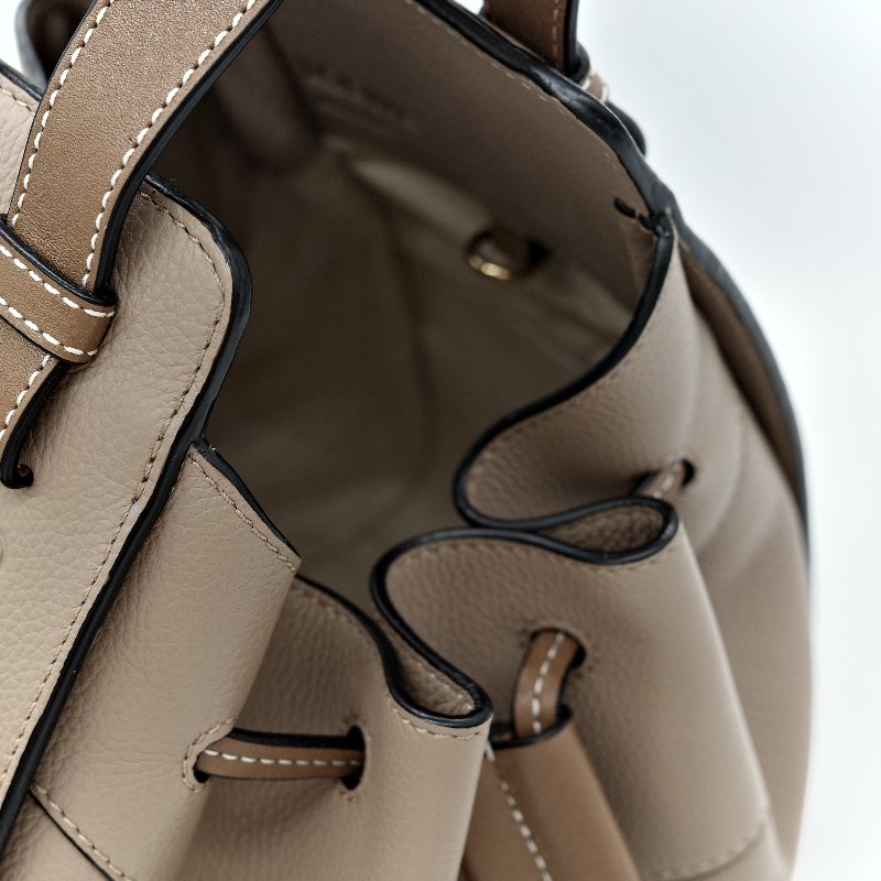 LOEWE 羅威 Mini Hammock 迷你 粒面小牛皮 吊床包 肩背包 手提包 雙色 沙色-10