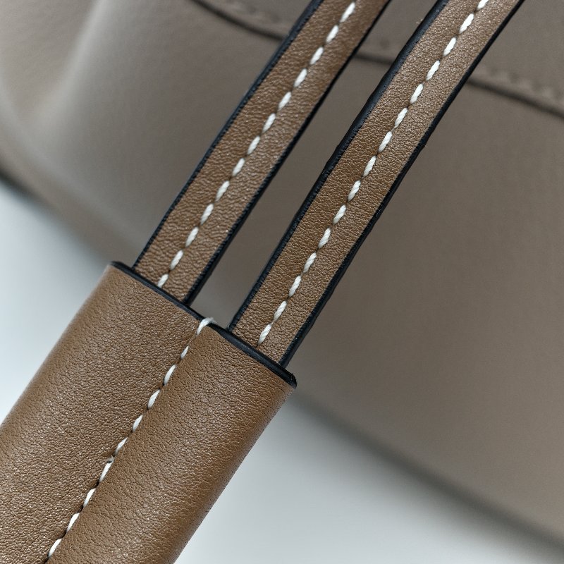 LOEWE 羅威 Mini Hammock 迷你 粒面小牛皮 吊床包 肩背包 手提包 雙色 沙色-14