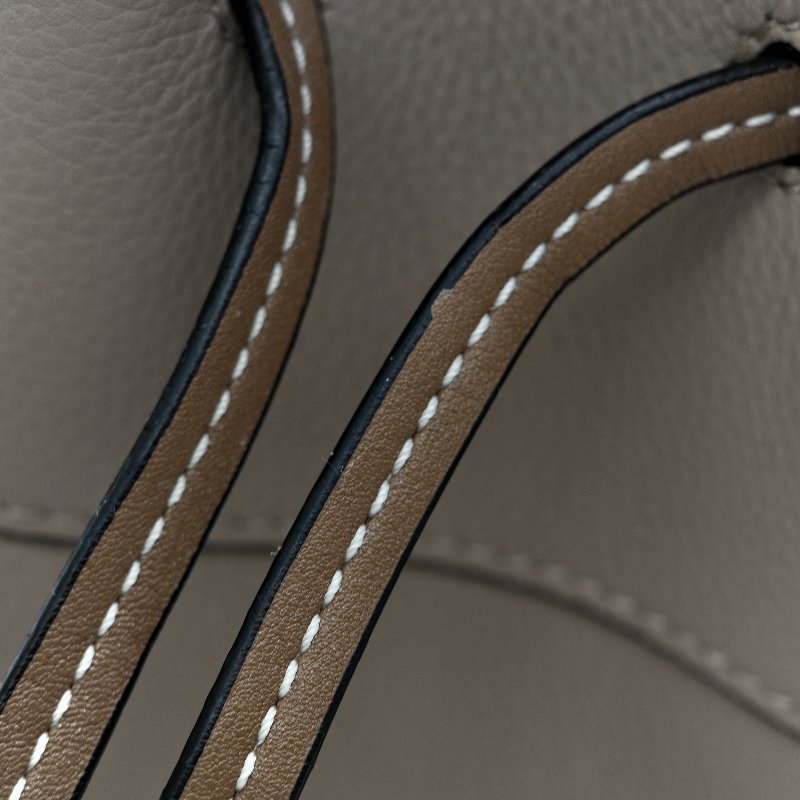 LOEWE 羅威 Mini Hammock 迷你 粒面小牛皮 吊床包 肩背包 手提包 雙色 沙色-15