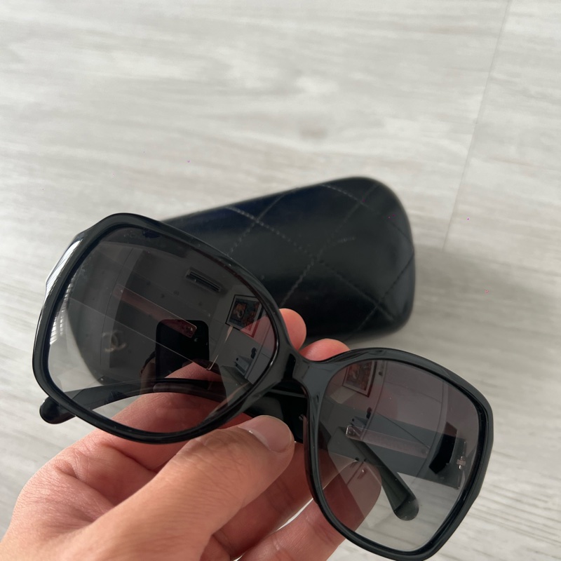 Chanel 5230Q 太陽眼鏡（大框方形系列） 小臉神器 割愛6580  正常使用痕跡 有盒 這個現在有的話新款都要20,000起跳了-7