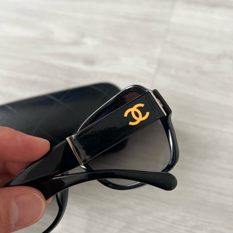 Chanel 5230Q 太陽眼鏡（大框方形系列） 小臉神器 割愛6580  正常使用痕跡 有盒 這個現在有的話新款都要20,000起跳了-8