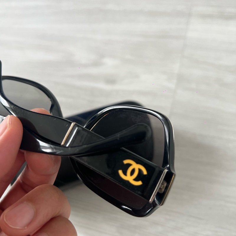 Chanel 5230Q 太陽眼鏡（大框方形系列） 小臉神器 割愛6580  正常使用痕跡 有盒 這個現在有的話新款都要20,000起跳了-9