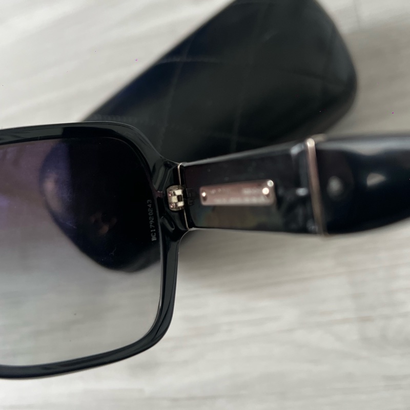 Chanel 5230Q 太陽眼鏡（大框方形系列） 小臉神器 割愛6580  正常使用痕跡 有盒 這個現在有的話新款都要20,000起跳了-18