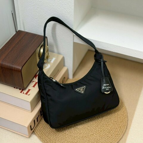 🏷Prada 普拉達．Re-Edition Hobo 2000 腋下包