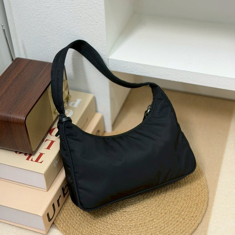 🏷Prada 普拉達．Re-Edition Hobo 2000 腋下包-1