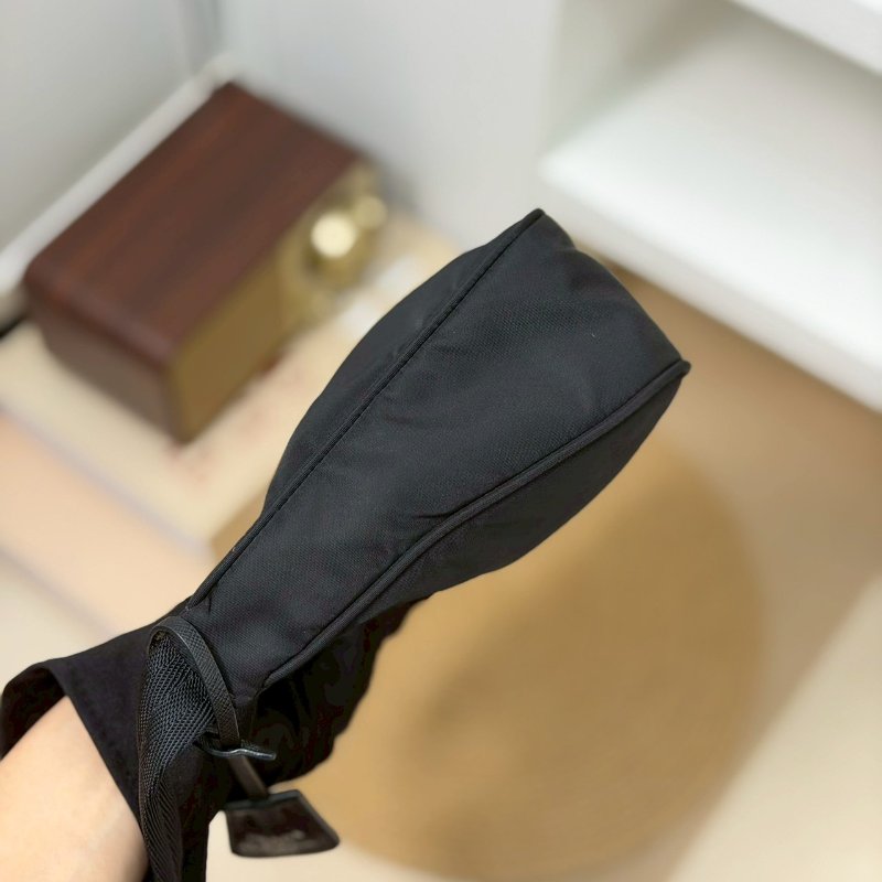 🏷Prada 普拉達．Re-Edition Hobo 2000 腋下包-2