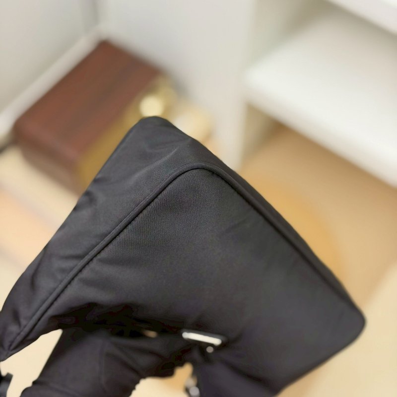 🏷Prada 普拉達．Re-Edition Hobo 2000 腋下包-4
