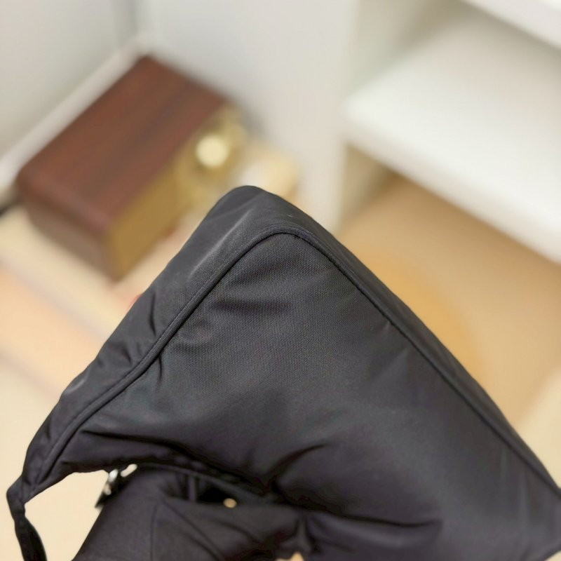 🏷Prada 普拉達．Re-Edition Hobo 2000 腋下包-6