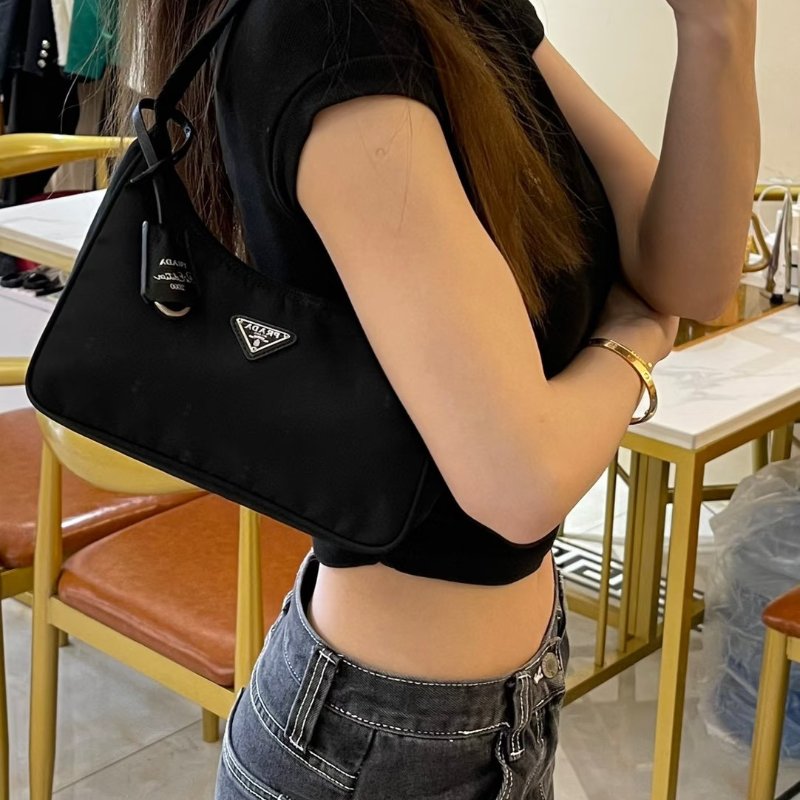 🏷Prada 普拉達．Re-Edition Hobo 2000 腋下包-25