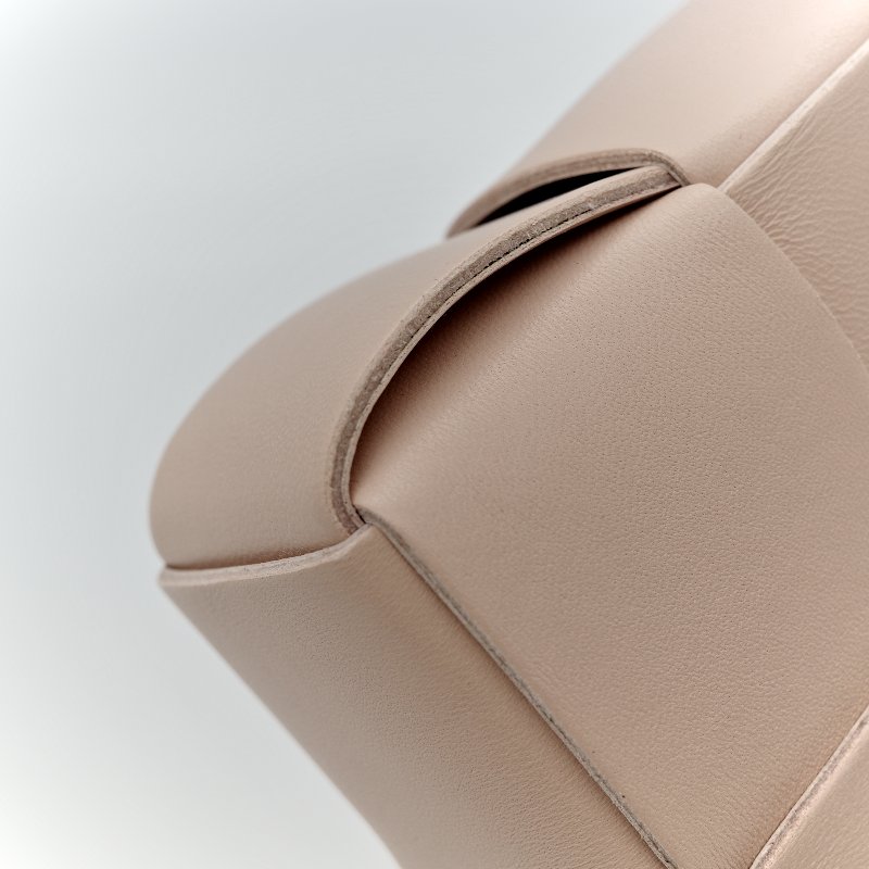 Bottega Veneta 寶緹嘉 粉色 編織 牛皮 斜挎包-16