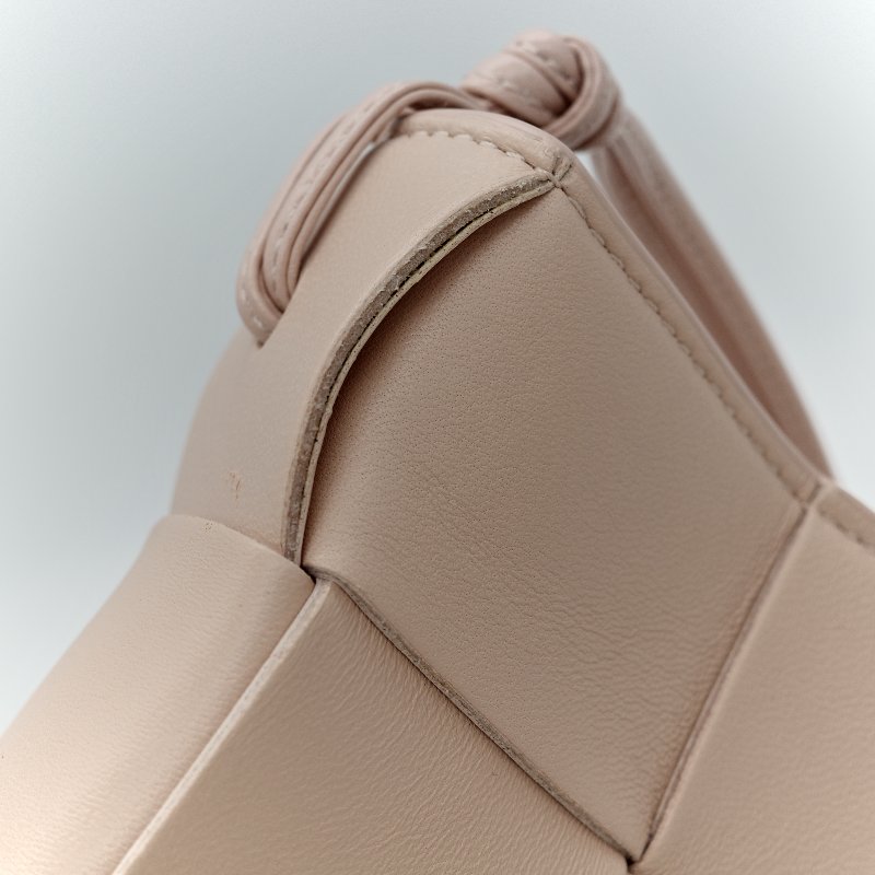 Bottega Veneta 寶緹嘉 粉色 編織 牛皮 斜挎包-17