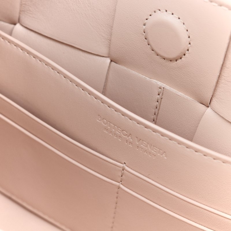 Bottega Veneta 寶緹嘉 粉色 編織 牛皮 斜挎包-21