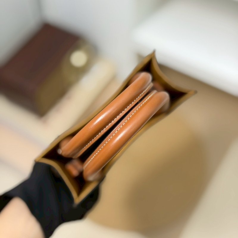 🏷️Celine 瑟琳．Mini Cabas 琴譜包 新款/客人寄賣-13