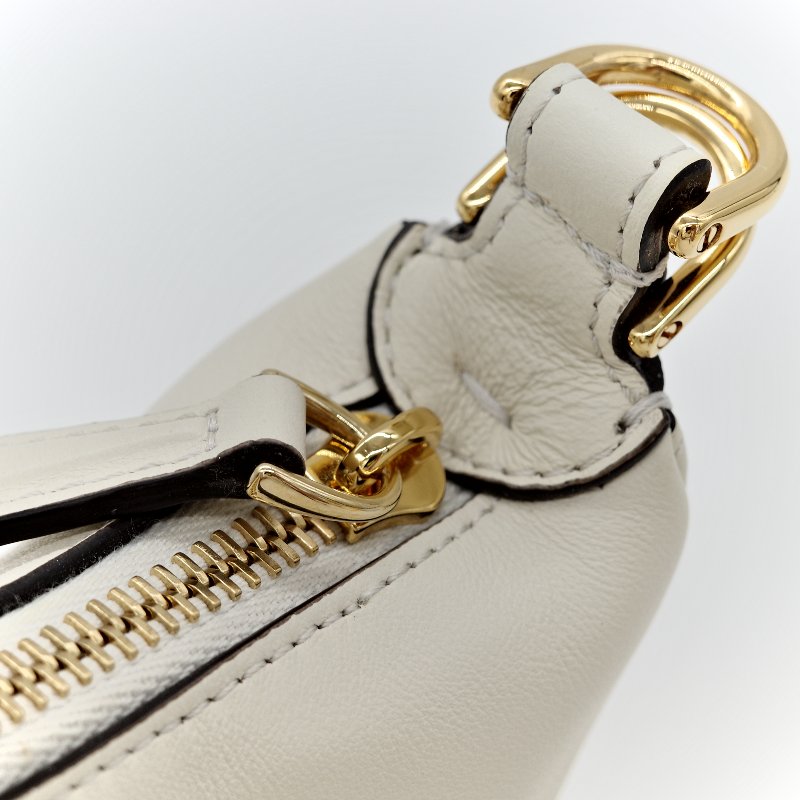 FENDI 芬迪 白金小牛皮 Fendigraphy MINI 半月包 手拿包 7AS089 專櫃 71400-14