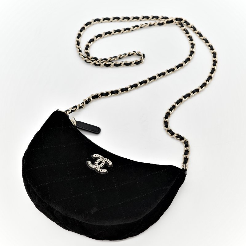 Chanel 香奈兒 絲絨 絨布 黑色  鑽石扣 斜挎包 月亮包-1