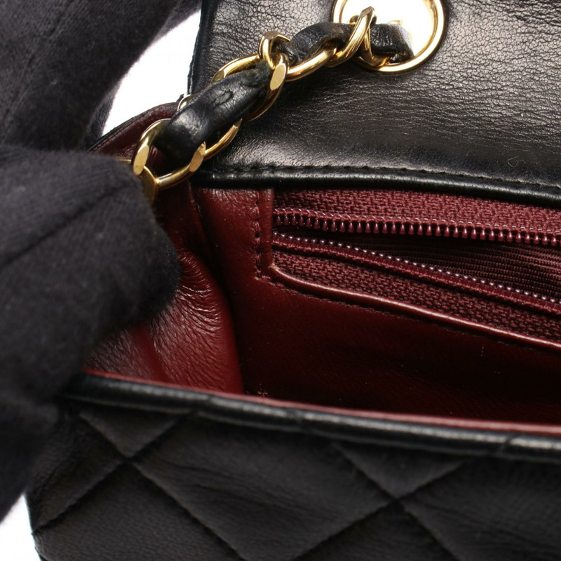 香奈兒迷你Matelasse 20鏈條斜挎包，羊皮材質，黑色，金色五金-6