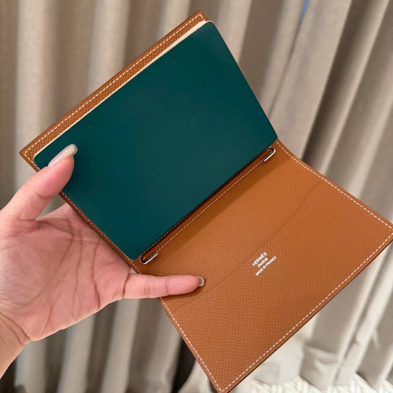 真品hermes 愛馬仕 金棕色 外縫 記事本 筆記本 活頁夾 可當 卡夾 卡包 皮夾 護照夾 信用卡卡夾 名片夾-1