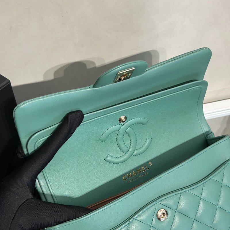 CHANEL 經典口蓋包 CF23 - 羊皮綠金-6