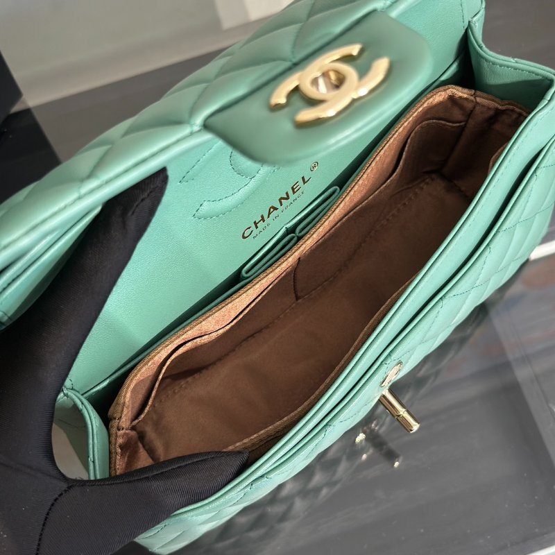 CHANEL 經典口蓋包 CF23 - 羊皮綠金-8