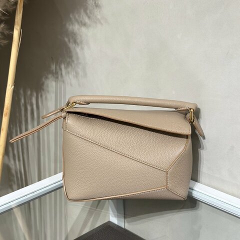 LOEWE Puzzle小牛皮手袋 - 迷你沙色