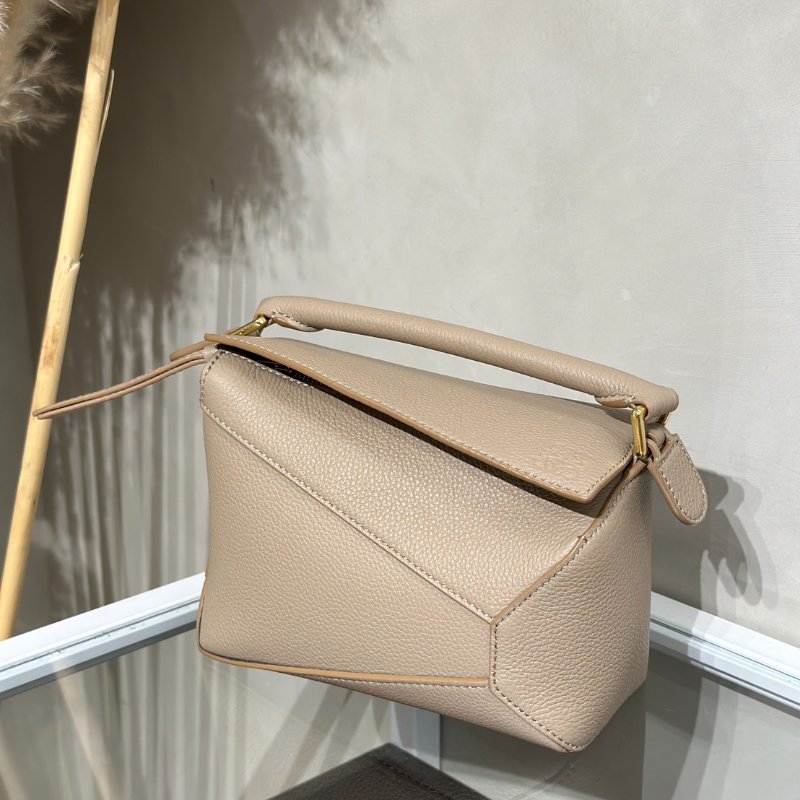 LOEWE Puzzle小牛皮手袋 - 迷你沙色-3