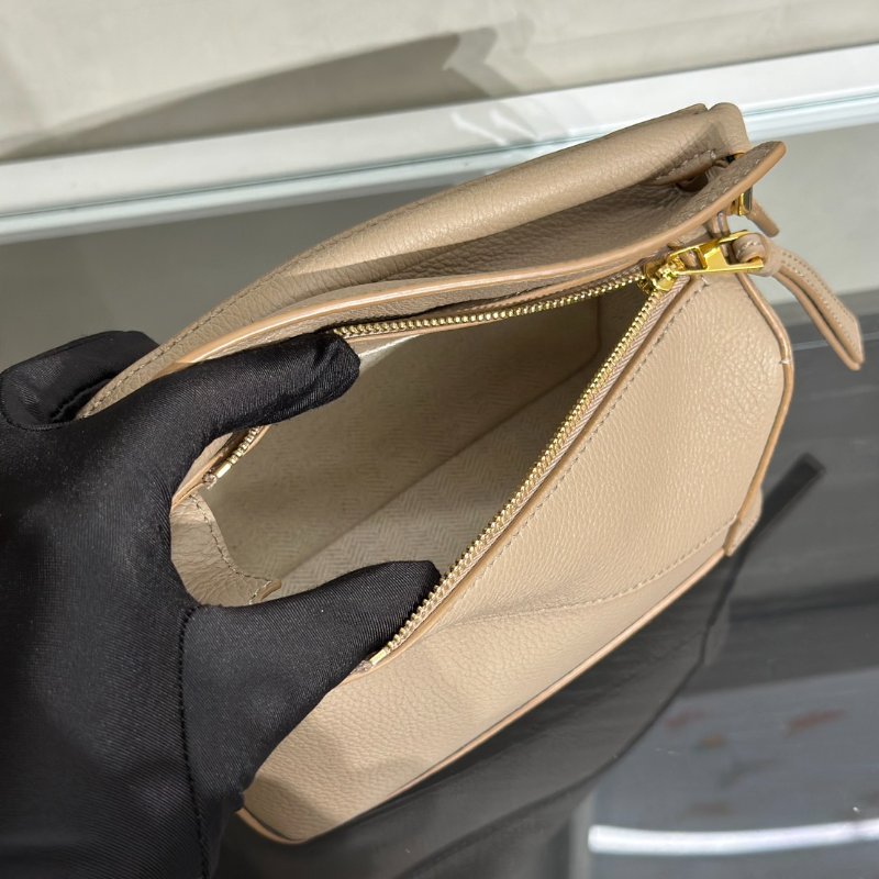 LOEWE Puzzle小牛皮手袋 - 迷你沙色-6