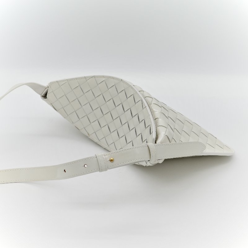 BOTTEGA VENETA 寶緹嘉 光澤感小牛皮編織 立體 翻蓋包肩背包 腋下包-6