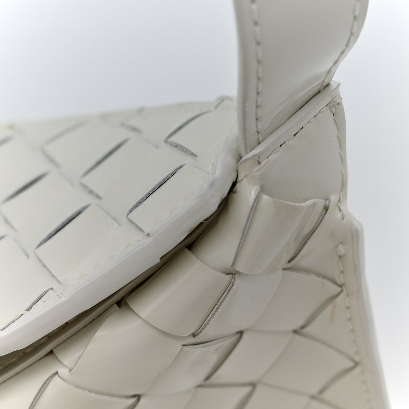 BOTTEGA VENETA 寶緹嘉 光澤感小牛皮編織 立體 翻蓋包肩背包 腋下包-13