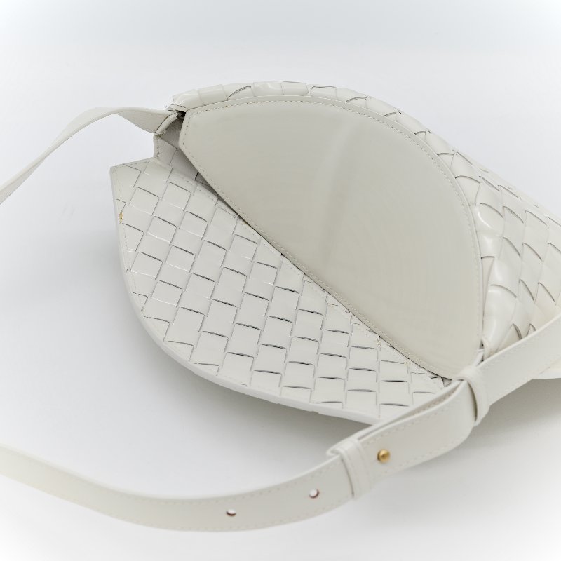 BOTTEGA VENETA 寶緹嘉 光澤感小牛皮編織 立體 翻蓋包肩背包 腋下包-20