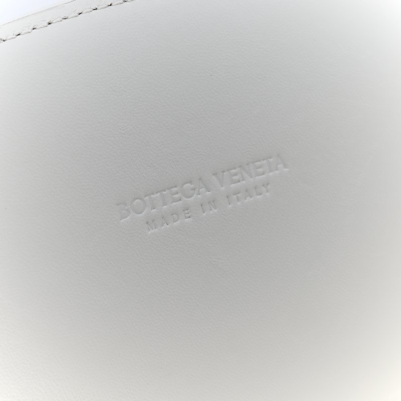 BOTTEGA VENETA 寶緹嘉 光澤感小牛皮編織 立體 翻蓋包肩背包 腋下包-24