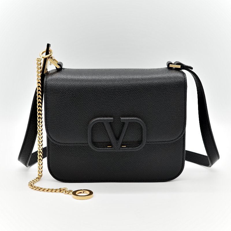 Valentino 范倫鐵諾 黑色牛皮斜挎包 豆腐包-1