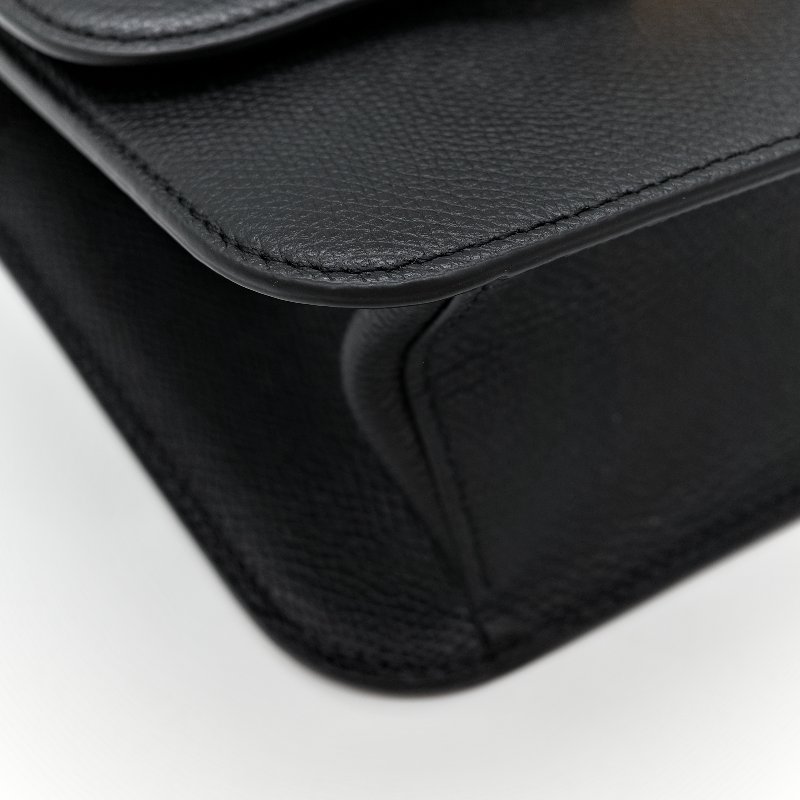 Valentino 范倫鐵諾 黑色牛皮斜挎包 豆腐包-3