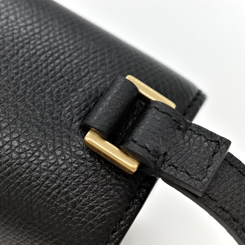 Valentino 范倫鐵諾 黑色牛皮斜挎包 豆腐包-11