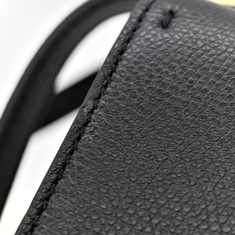 Valentino 范倫鐵諾 黑色牛皮斜挎包 豆腐包-14