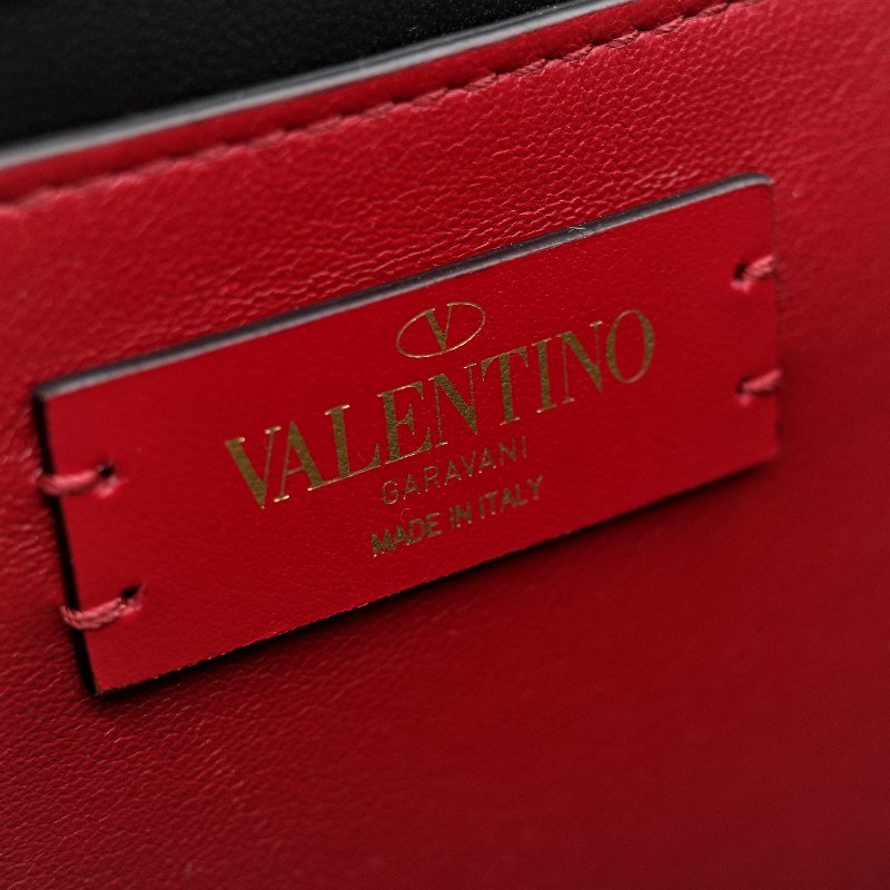 Valentino 范倫鐵諾 黑色牛皮斜挎包 豆腐包-25