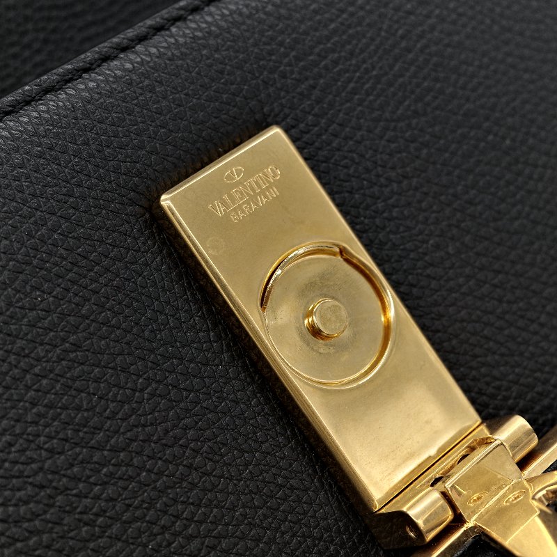 Valentino 范倫鐵諾 黑色牛皮斜挎包 豆腐包-27