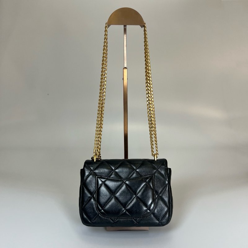 全新品 CHANEL CF方胖黑金琺瑯吊墜側肩包 羊皮黑-1