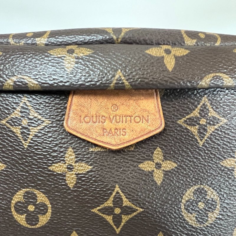 LV M43644 老花提把胸包-7