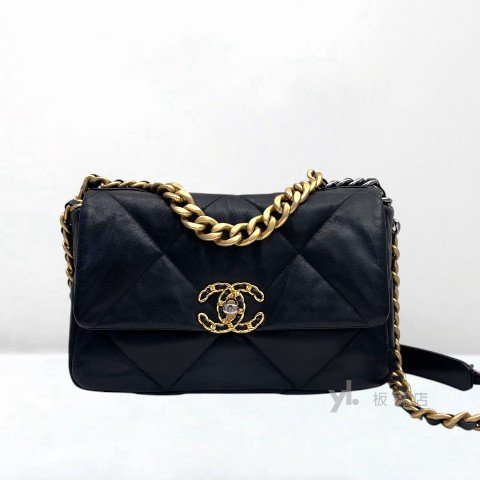 Y2015-CHANEL 19 黑色羊皮金釦口蓋包 AS1160-1