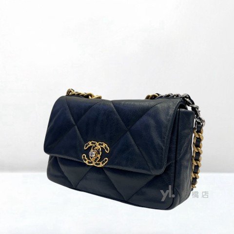 Y2015-CHANEL 19 黑色羊皮金釦口蓋包 AS1160-2