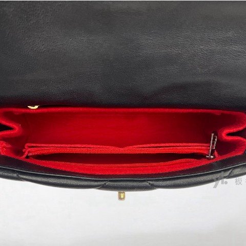 Y2015-CHANEL 19 黑色羊皮金釦口蓋包 AS1160-5