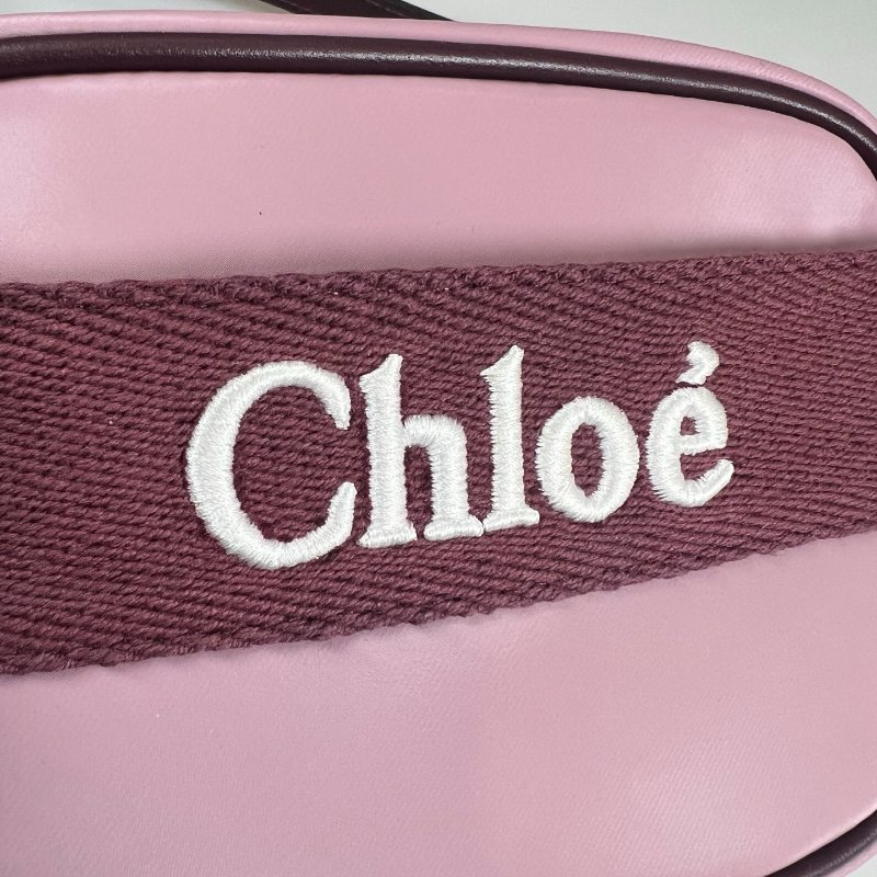 全新品 CHLOE  藕紫經典LOGO白字相機包-6