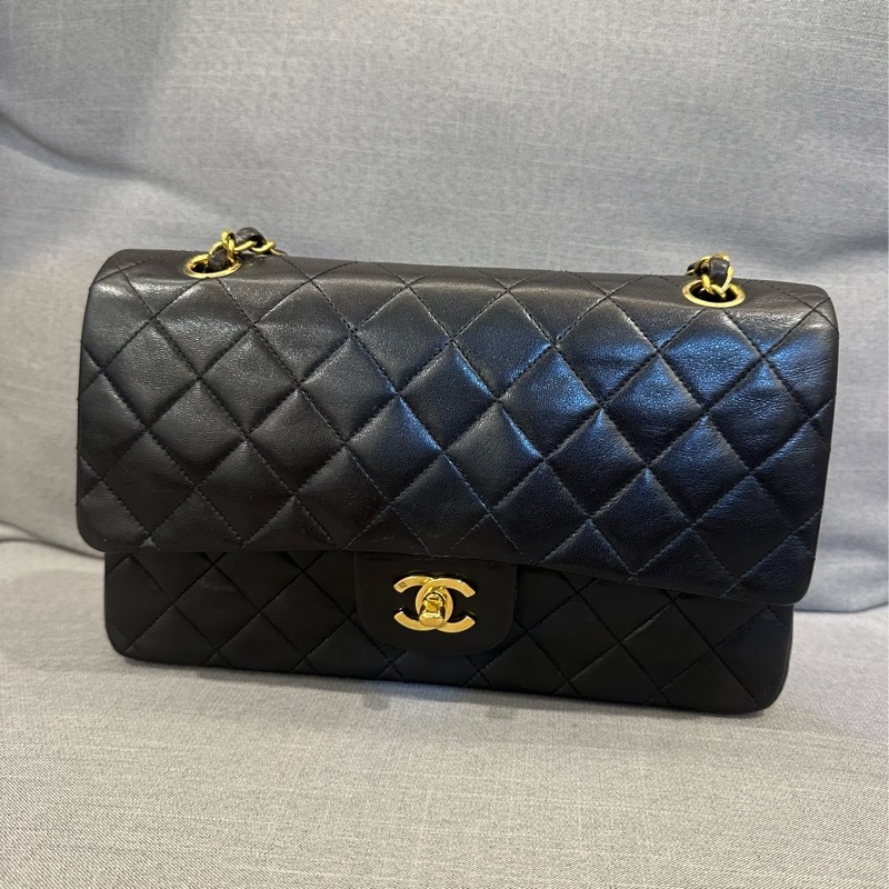 香奈兒經典CF25金釦~女人一生必擁有的一顆包-1