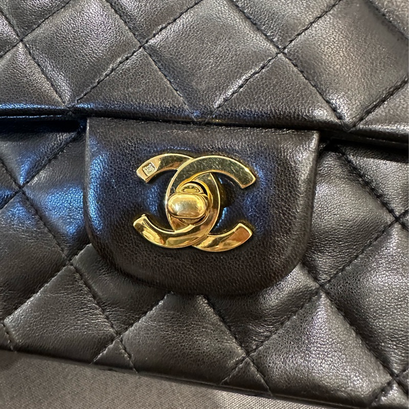 香奈兒經典CF25金釦~女人一生必擁有的一顆包-6