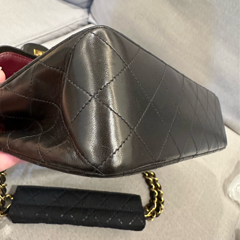 香奈兒經典CF25金釦~女人一生必擁有的一顆包-12