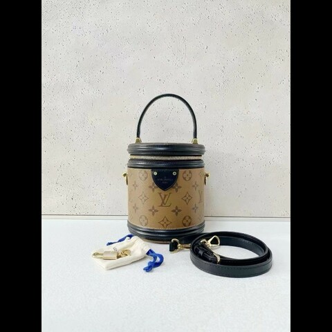 LV Cannes bag 
拼色老花發財桶 lv飯桶