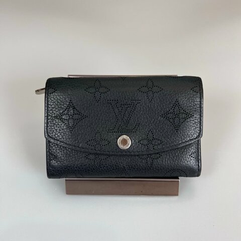 LV M64049 黑雷射名片卡夾