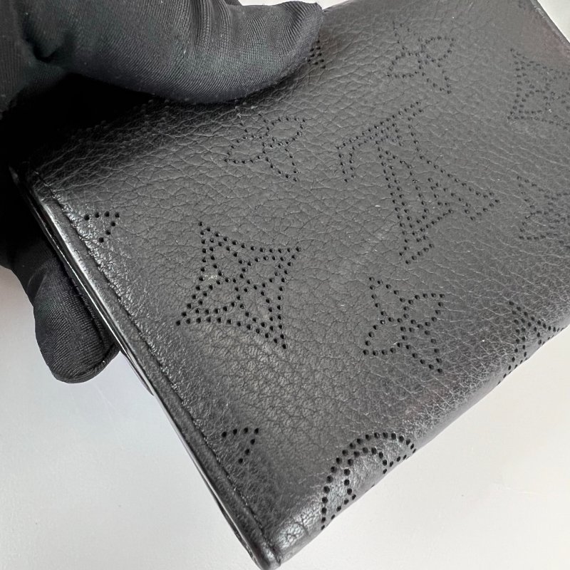 LV M64049 黑雷射名片卡夾-7