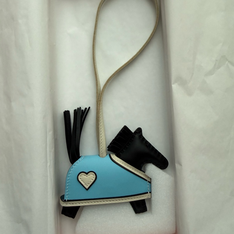 💖Hermes 小馬 穿衣服 愛心款 吊飾💖 全新全配-6